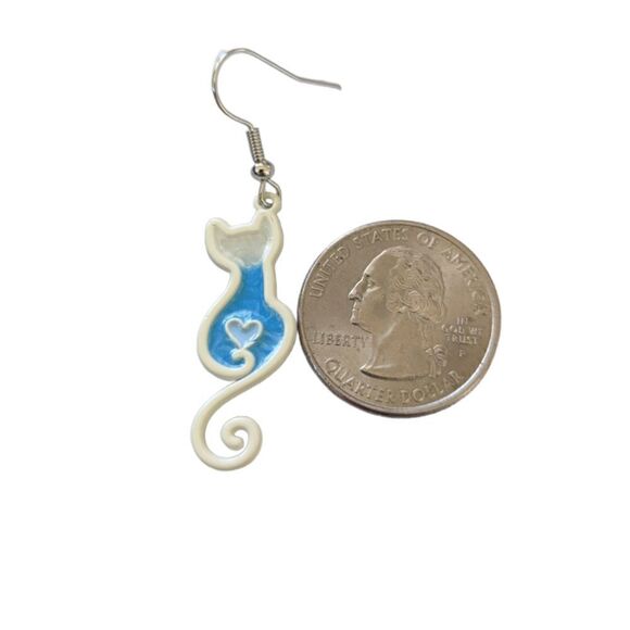 Kitty Cat Love Heart Earrings - Picture 8 of 9